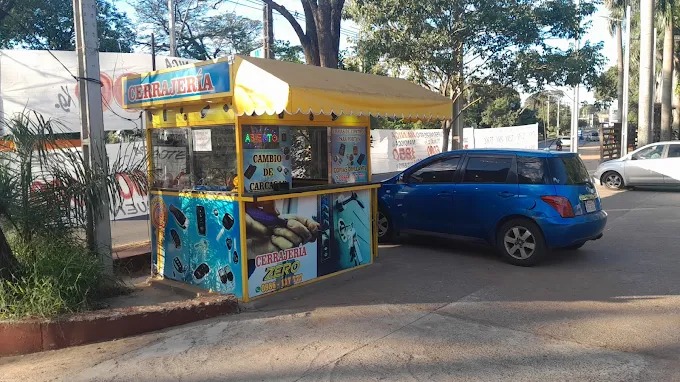 Frente de la cerrajeria San Lorenzo